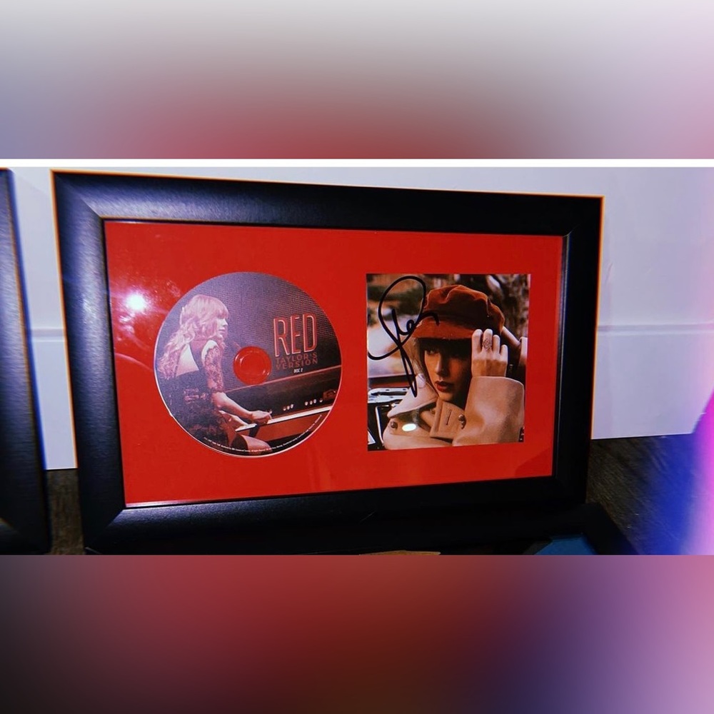 Taylor swift Red CD signed and framed
